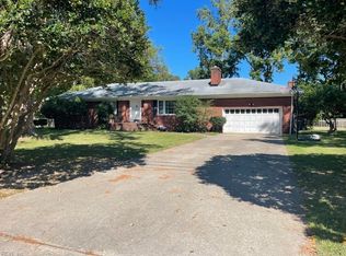 4404 Hermitage Rd, Virginia Beach, VA 23455