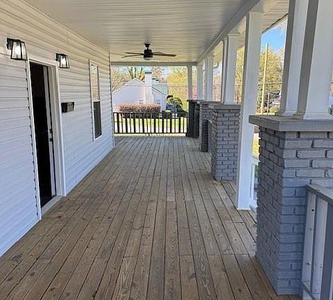 4th image of 806 4th Street Dr NW