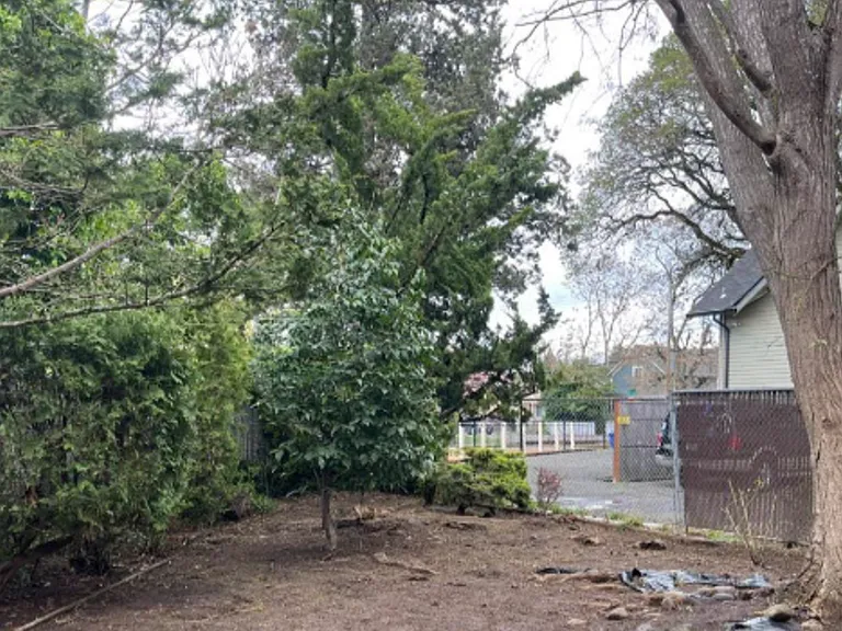 1370 Ferry St SE — Photo 12