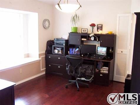 5th image of 1931 Oakbluff Dr