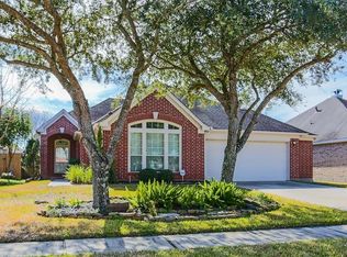 2214 Waters Edge Ln, League City, TX 77573
