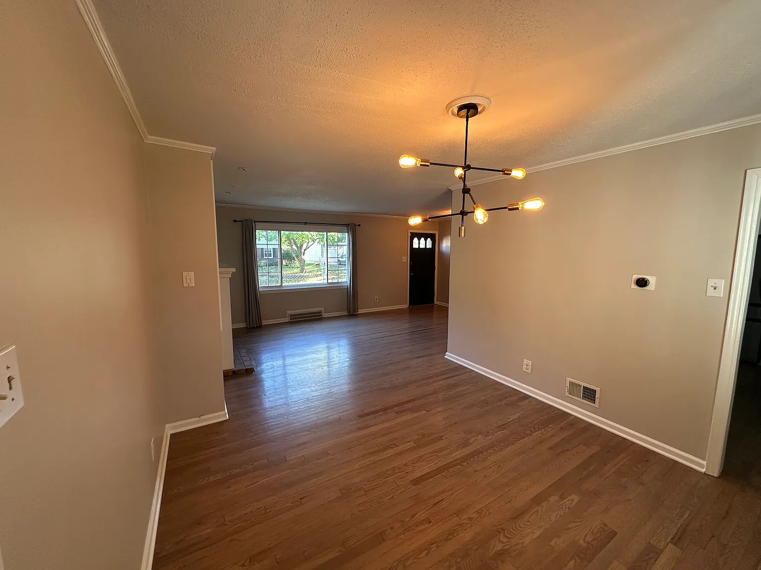 5300 Rosewood St — Photo 2