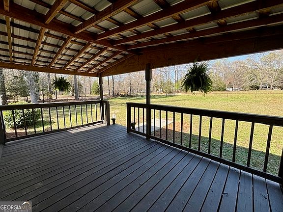 3rd image of 951 Elder Rd