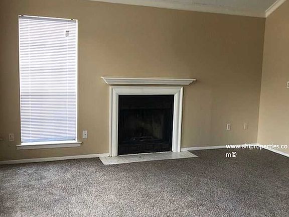 3rd image of 6037 Bolingbrook Dr