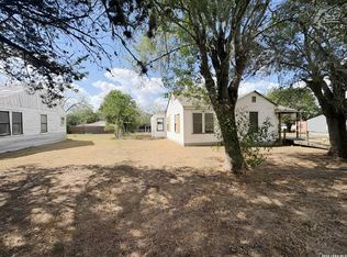 201 SLAYDEN ST, Yoakum, TX 77995