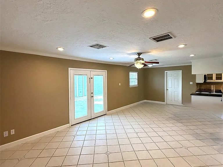 5811 McKnight St — Photo 16