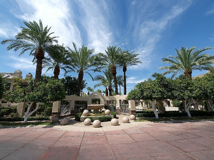 Plenty of trees for a tropical feel!