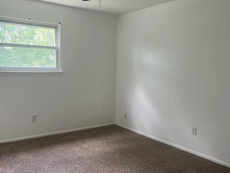 521 Corinthian Ave — Photo 10