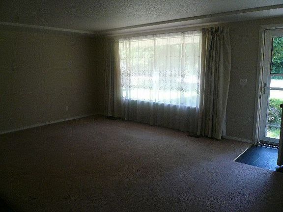 4th image of 6323 Pioneer Way E