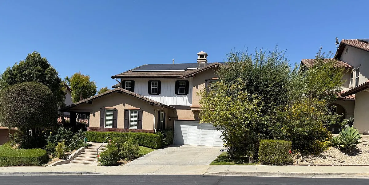4 bed, 3.0 bath, 2764 sqft, $4,500 — Photo 1