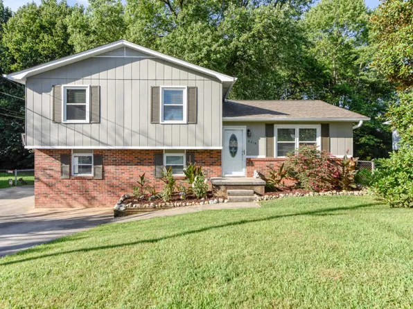 6015 John May Dr, Knoxville, TN 37921