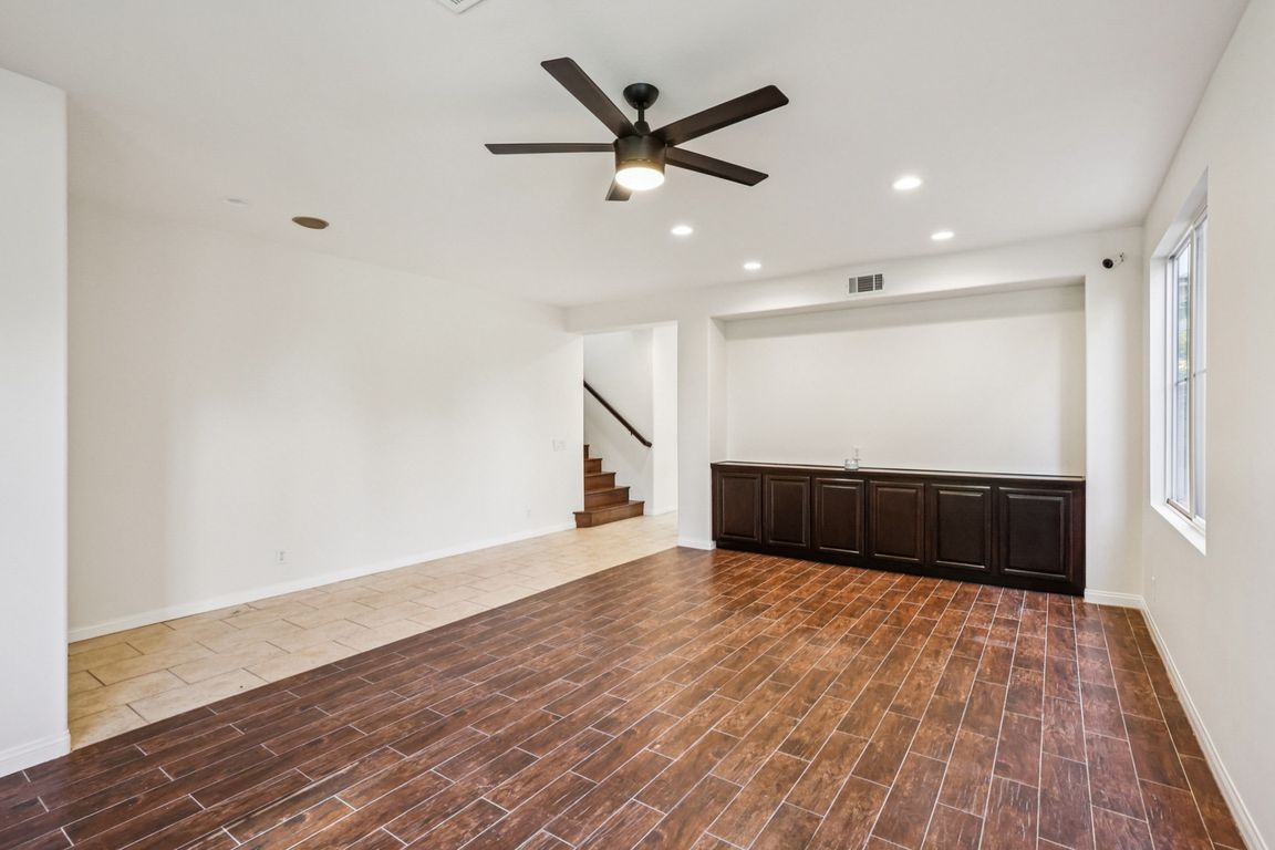 next background image