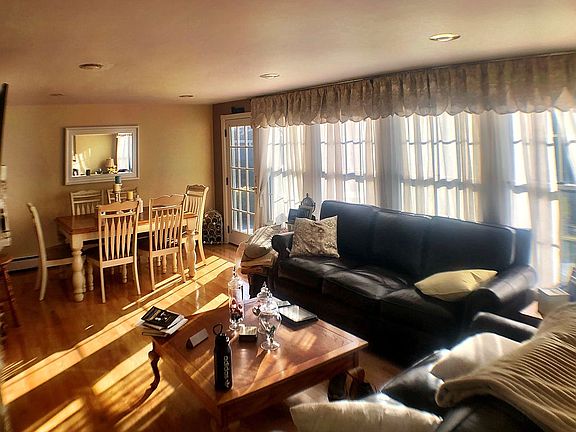 3rd image of 86 Pine Dr
