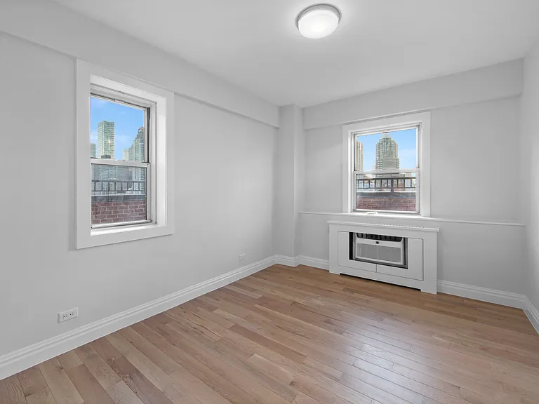 360 E 65th St #A — Photo 19