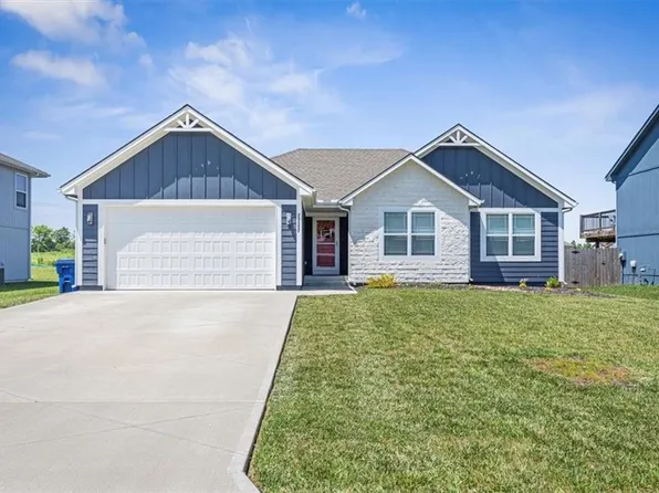 20802 Copper Creek Dr, Peculiar, MO 64078