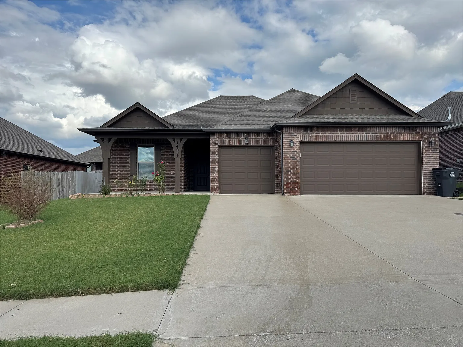 4 bed, 2.0 bath, 1674 sqft, $2,000 — Photo 1