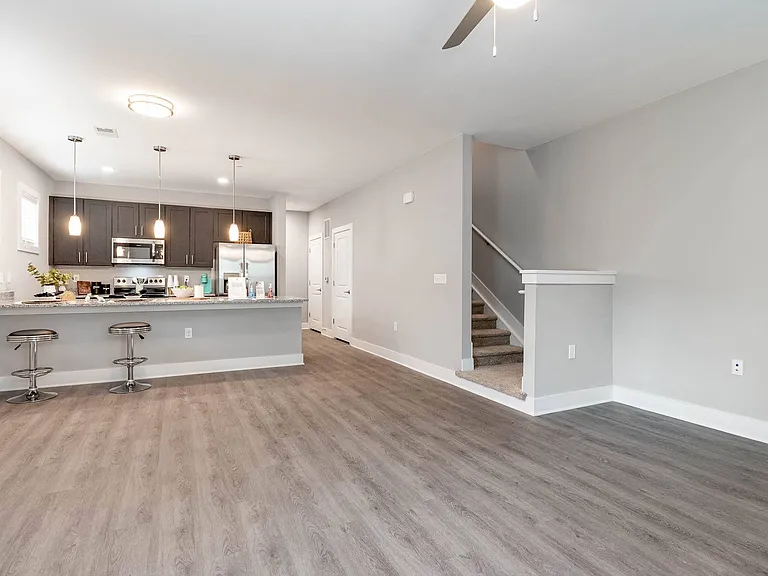 Barclay Place Apartments — Photo 28