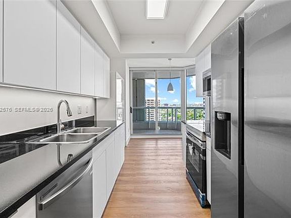 3rd image of 21055 Yacht Club Dr Unit 1903