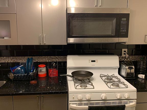 4th image of 2851 W 37th St #1A
