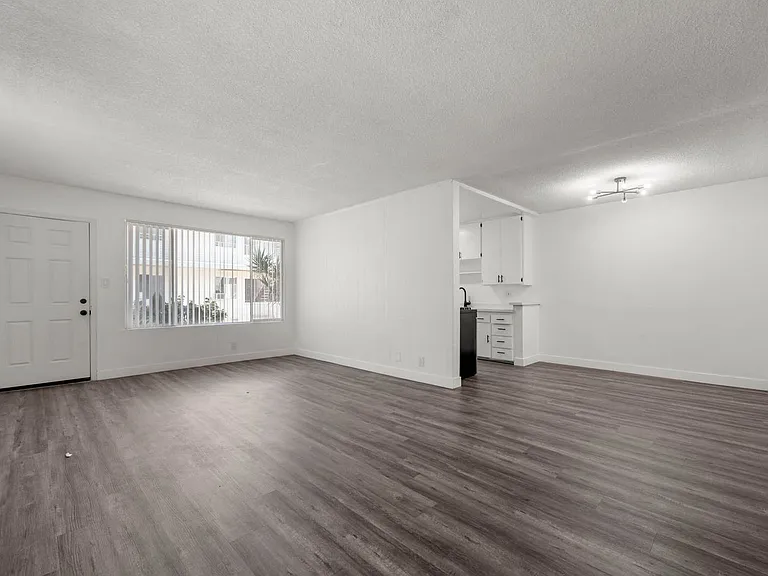 3933 Nicolet Ave #4A — Photo 6