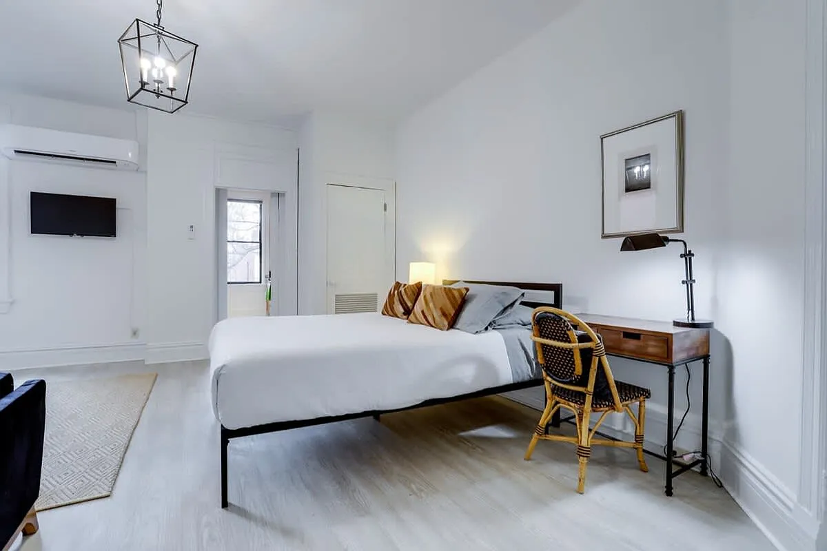 1 bed, 300 sqft, $3,000 — Photo 4