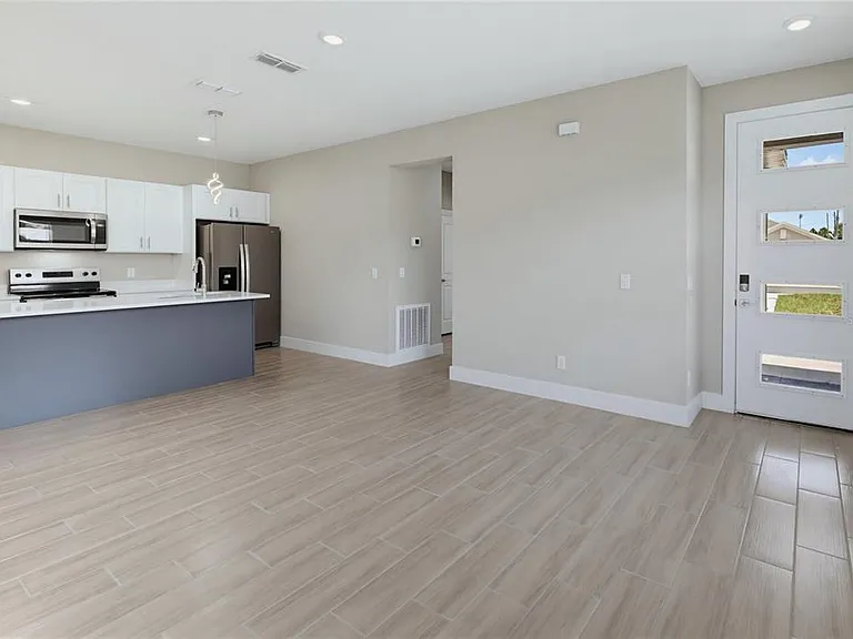 804 Colville Dr — Photo 11