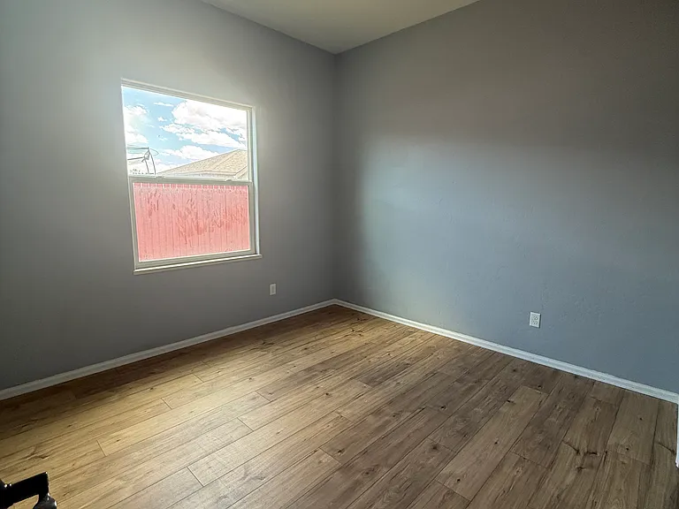 450 Juniper St — Photo 9