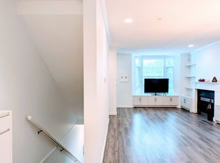 492 W 45th Ave, Vancouver, BC V5Y2W6