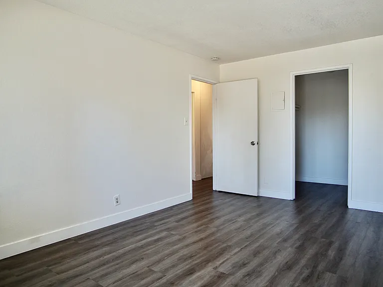 410 Auburn Way #1 — Photo 6