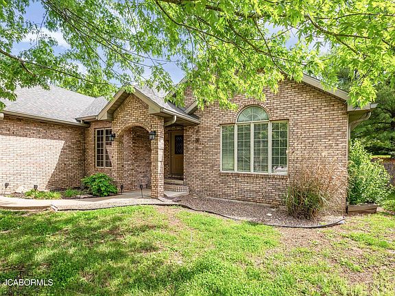 2nd image of 2901 Sunny Brook Dr