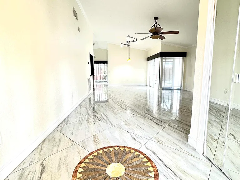 531 SW 167th Ter — Photo 3