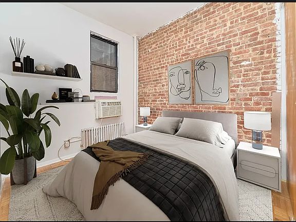 2nd image of 333 W 43rd St APT 2C