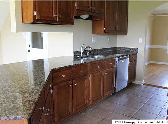 5th image of 7411 Carmon Dr