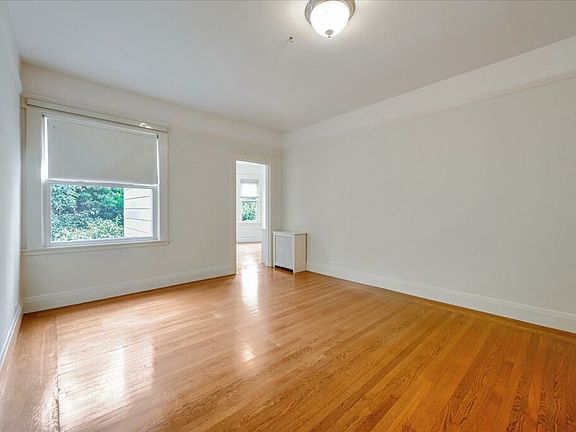 4th image of 72 7th Ave