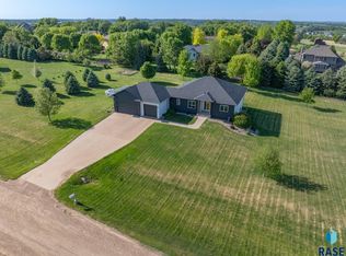 9010 E 33rd St, Sioux Falls, SD 57110