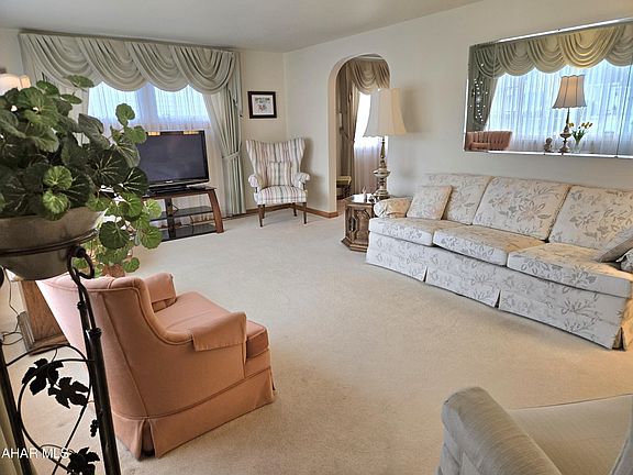 3rd image of 408 Cedar Blvd