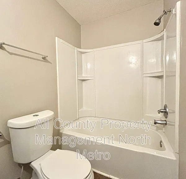 2245 Highpoint Rd — Photo 10