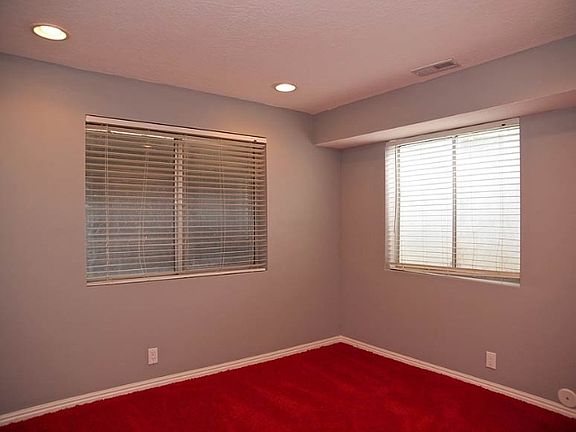 5th image of 1002 W River Walk Dr