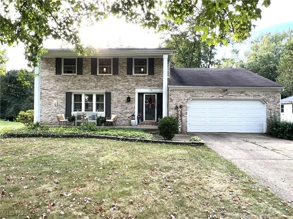 1139 Linwood Ave SW, North Canton, OH 44720