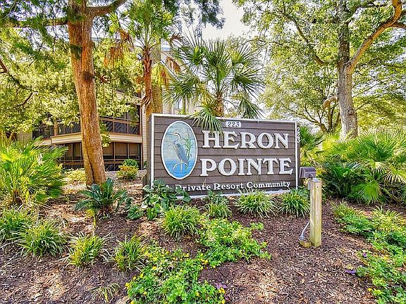 Heron Pointe Entrance