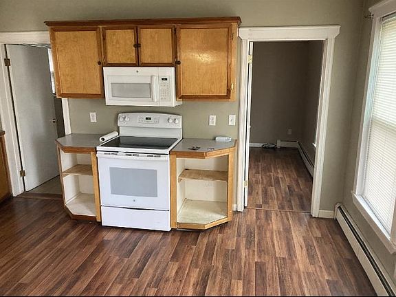 2nd image of 8 Pleasant St #B