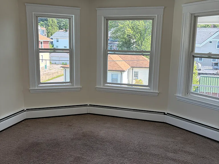 27 Fairlawn Ave #3F — Photo 9