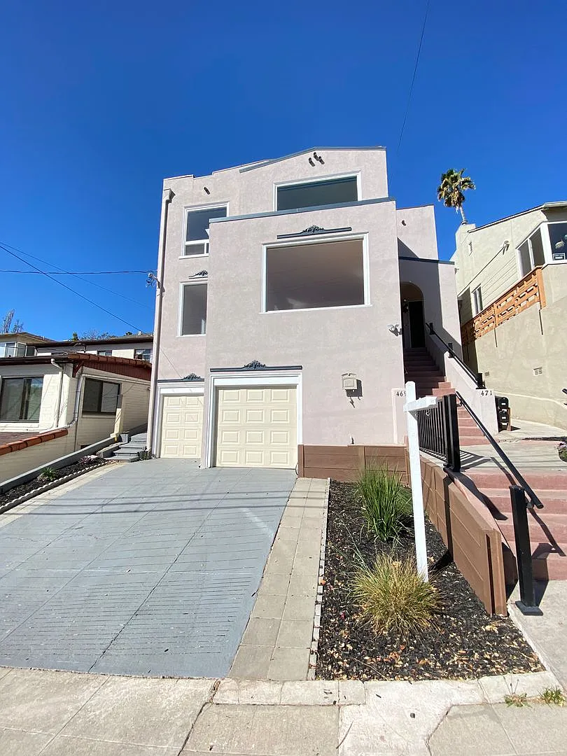 2 Bed 1 Bath Duplex W/ Garage — Photo 1