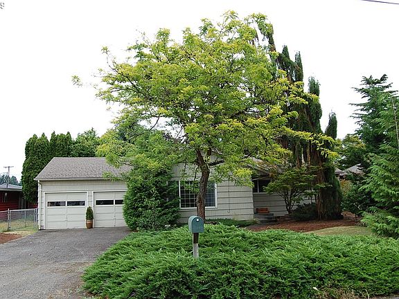 2nd image of 7205 NW Mountlake Way