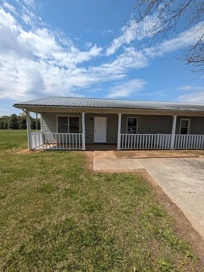 Primary Photo - 5121 Ponderosa Dr