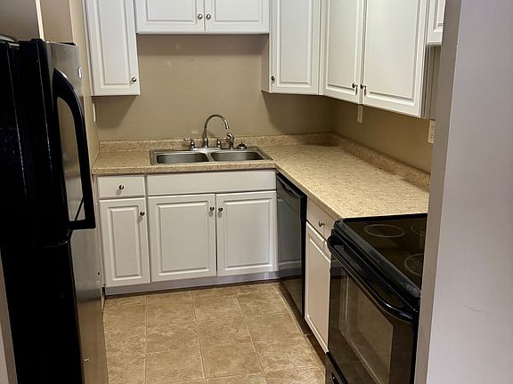 4th image of 1935 Brookside Dr #219