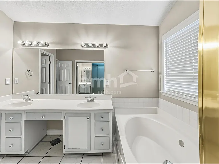 3520 Huntingridge Dr — Photo 13