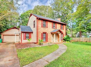 725 Falls Church Rd, Charlotte, NC 28270