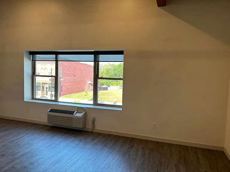 101 Main St S #214 — Photo 5
