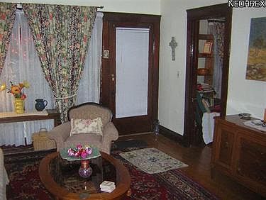 3rd image of 4207 Sackett Ave